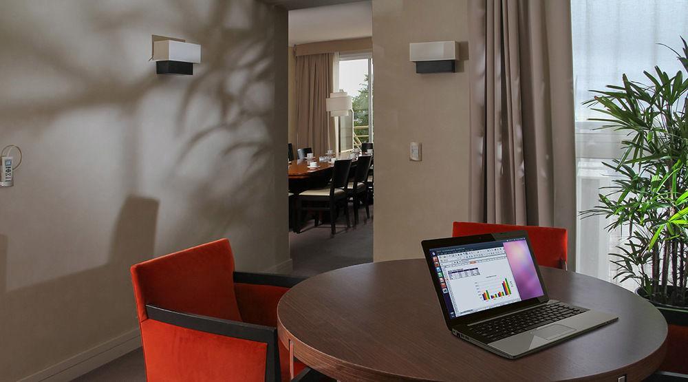 Howard Johnson Plaza Resort & Casino Mayorazgo Paraná Exterior foto A typical hotel room